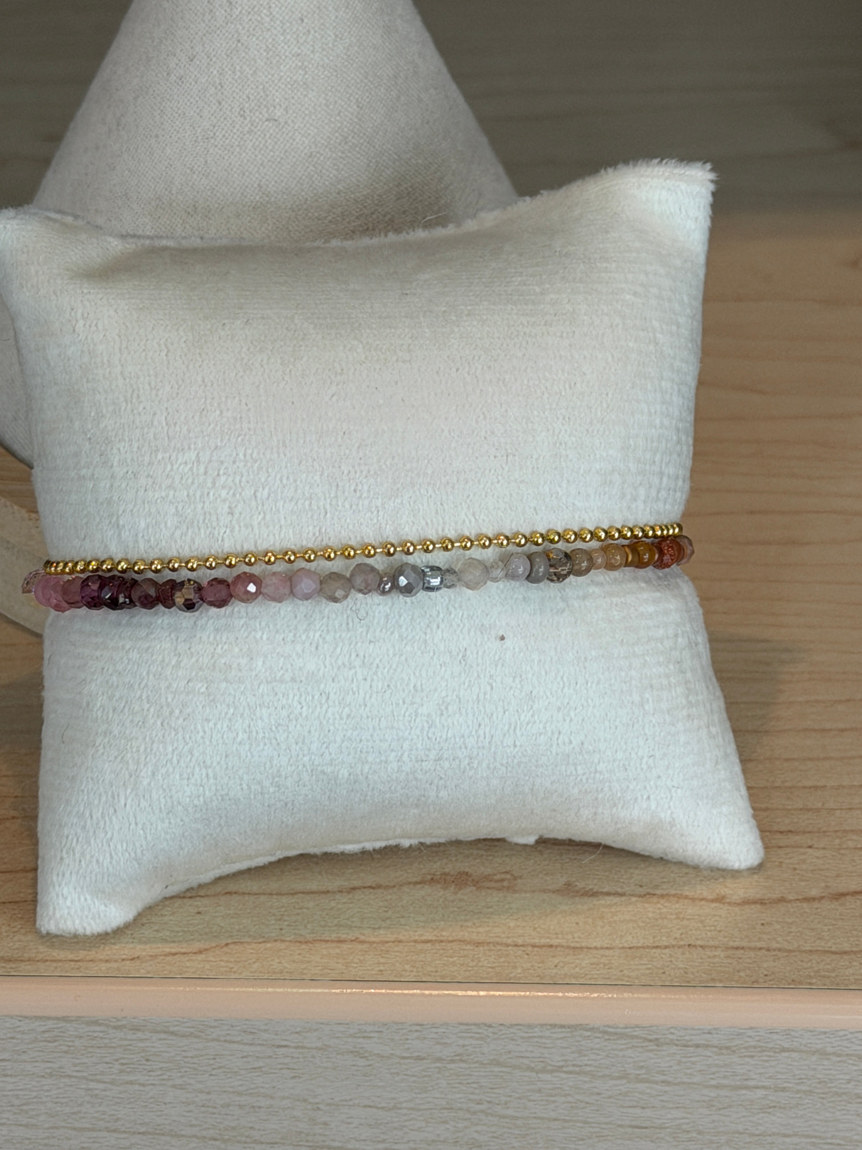 Duet #17 bracelet golden garnet - mixed gemstones and glass beads*